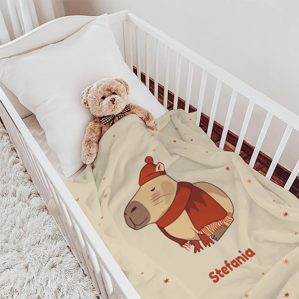 Wohndecke mit Namen personalisierbar, Kuscheldecke, niedliche Namensdecke mit Capybara, Geschenkidee Geburtstag Motiv Capy Wintermütze 140 x 200 cm