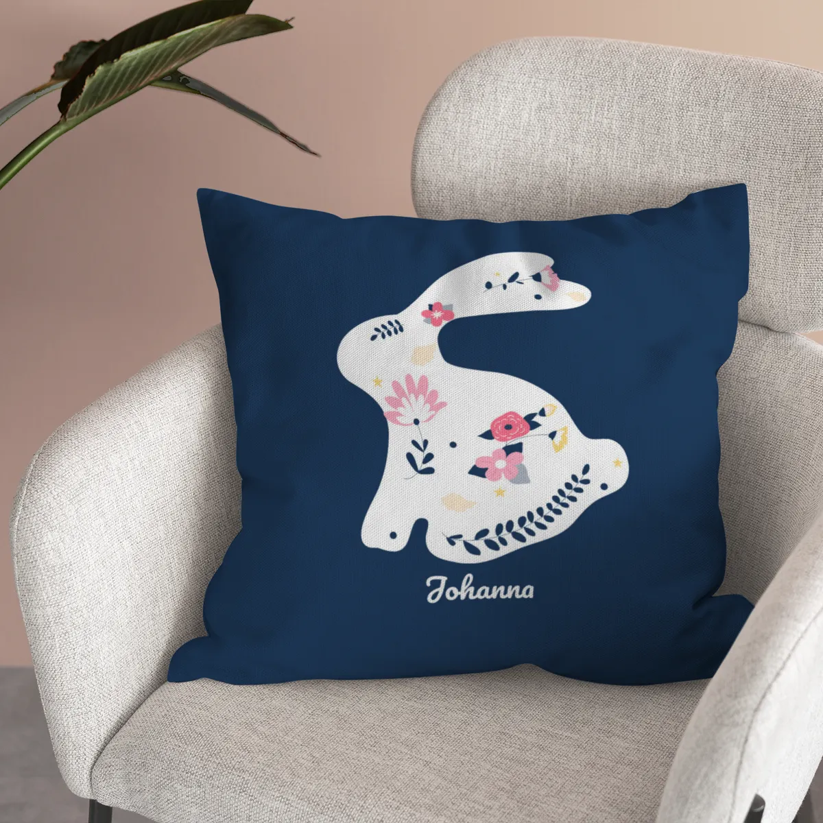 Namenskissen Osterhase - Samtkissenbezug Hase mit Blüten - mit Namen personalisierbar - Osterdeko - Geschenkidee Ostern Hase mit Blüten 40 x 40 cm