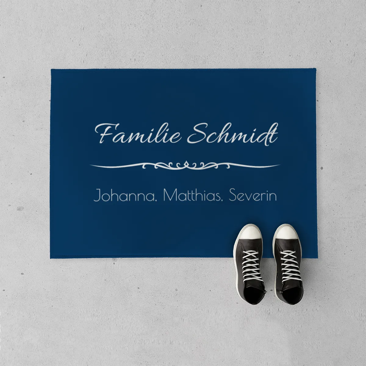 Personalisierte Fußmatte mit Namen - zeitlos elegant - Geschenk Einzug - Fußmatte mit Namen Klassik schwarz 70 x 50 cm