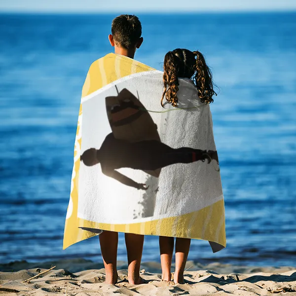 Strandtuch gelb im Surfbrett-Look - mit Foto personalisierbar - Foto-Badetuch - Geschenkidee Surfer Surfing