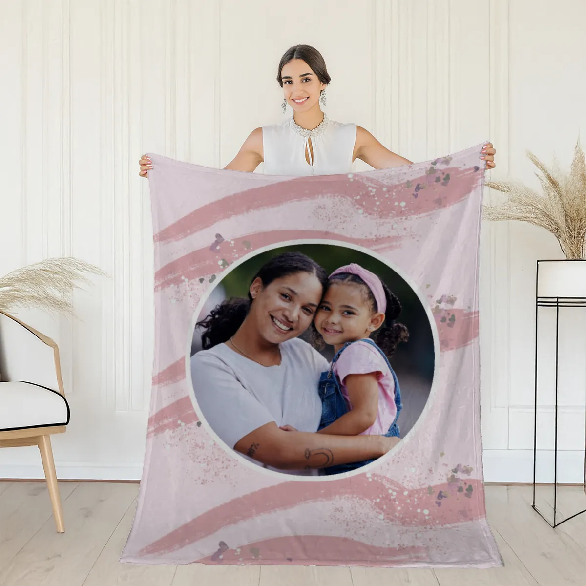 Kuscheldecke rosa 140 x 200 cm - mit Foto personalisierbar - Fotodecke selbst gestalten - Geschenkidee Muttertag, Geburtstag - Pinselstriche Hearts rose