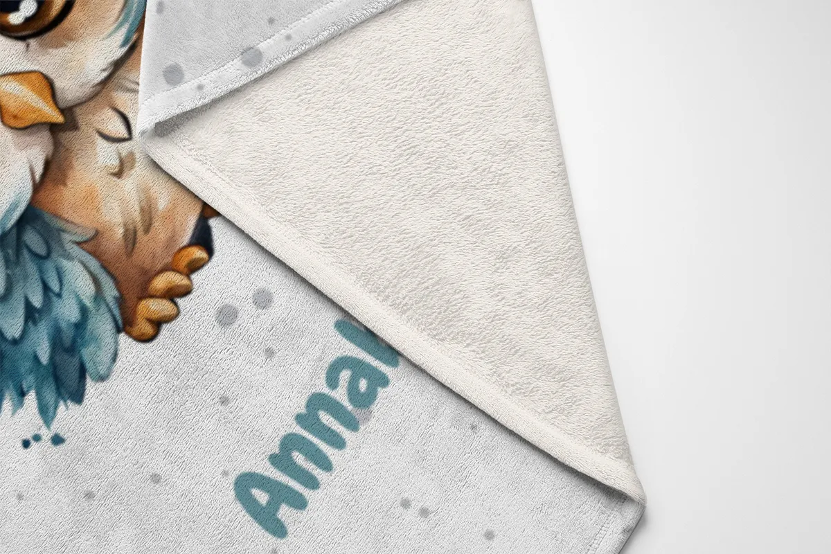 Personalisierte Kuscheldecke mit niedlicher Eule - Decke 75 x 100 cm mit Namen personalisierbar - Geschenkidee Baby - Geschenkidee Geburt Eule 75 x 100 cm