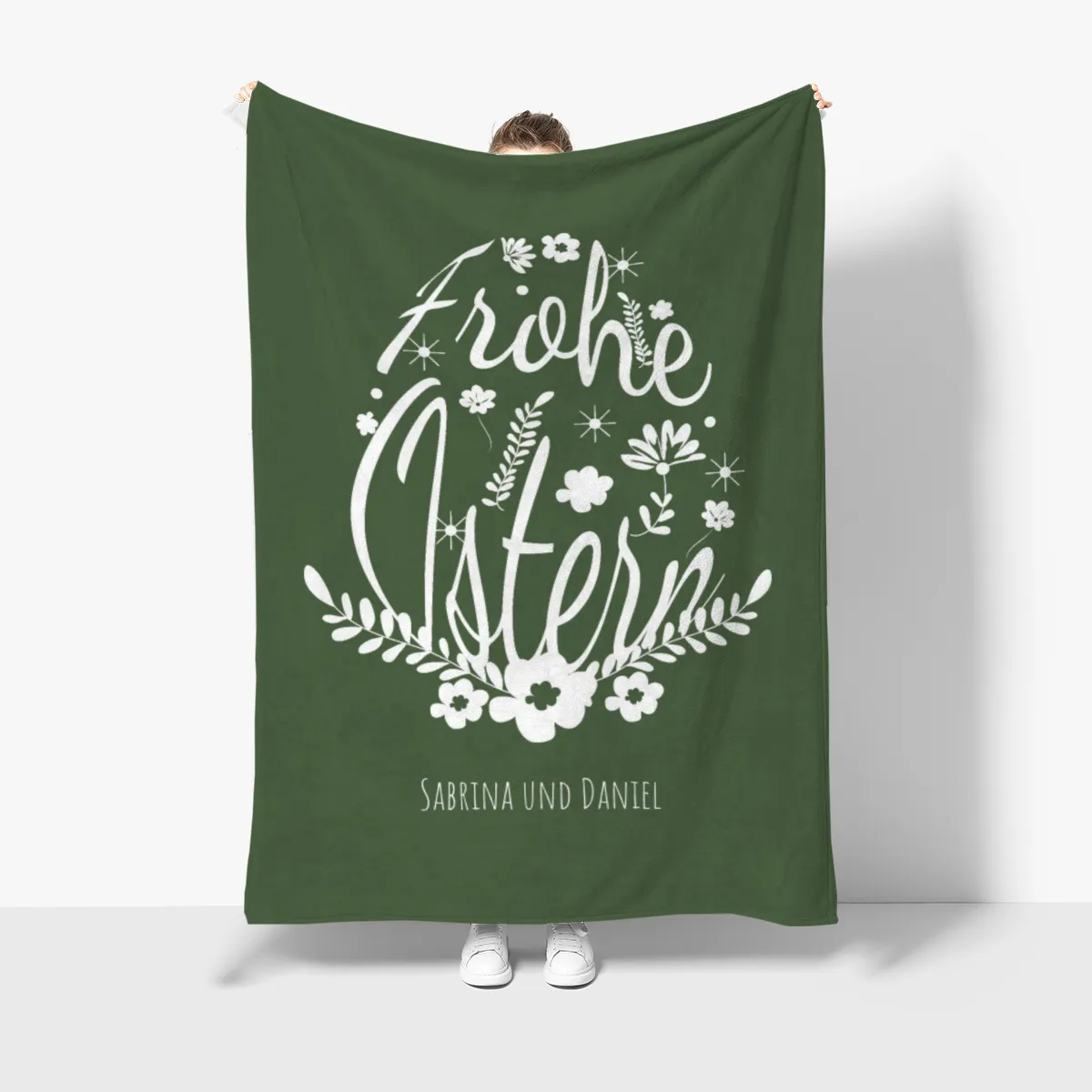 Kuscheldecke Ei Frohe Ostern grün - mit Namen personalisierbar - Geschenkidee Ostern, Osterdeko Blütenei Frohe Ostern Grün 125 x 155 cm