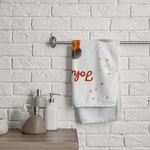 Badetuch mit Namen personalisierbar - personalisiertes Namens-Badetuch - Strandtuch mit Wunschtext - Giraffe