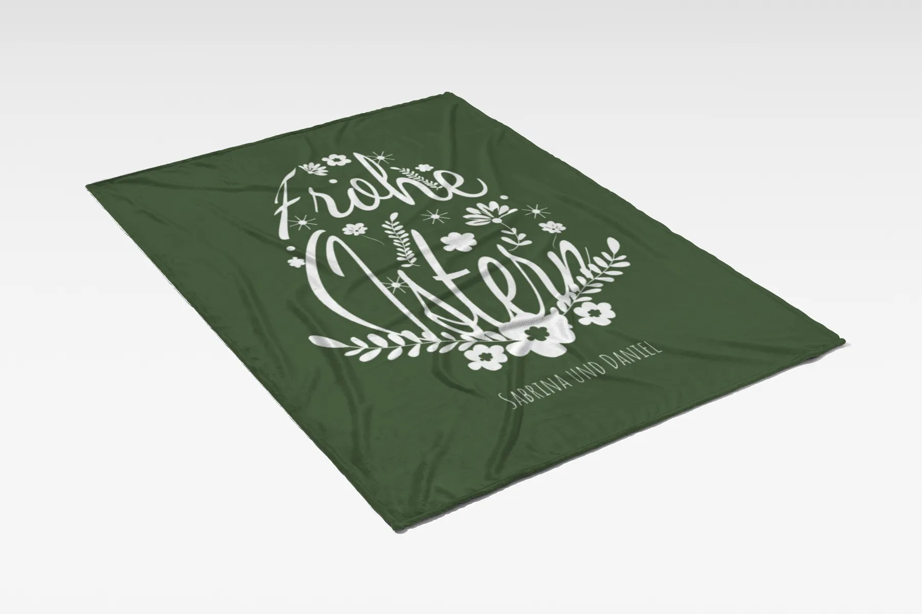 Kuscheldecke Ei Frohe Ostern grün - mit Namen personalisierbar - Geschenkidee Ostern, Osterdeko Blütenei Frohe Ostern Grün 125 x 155 cm