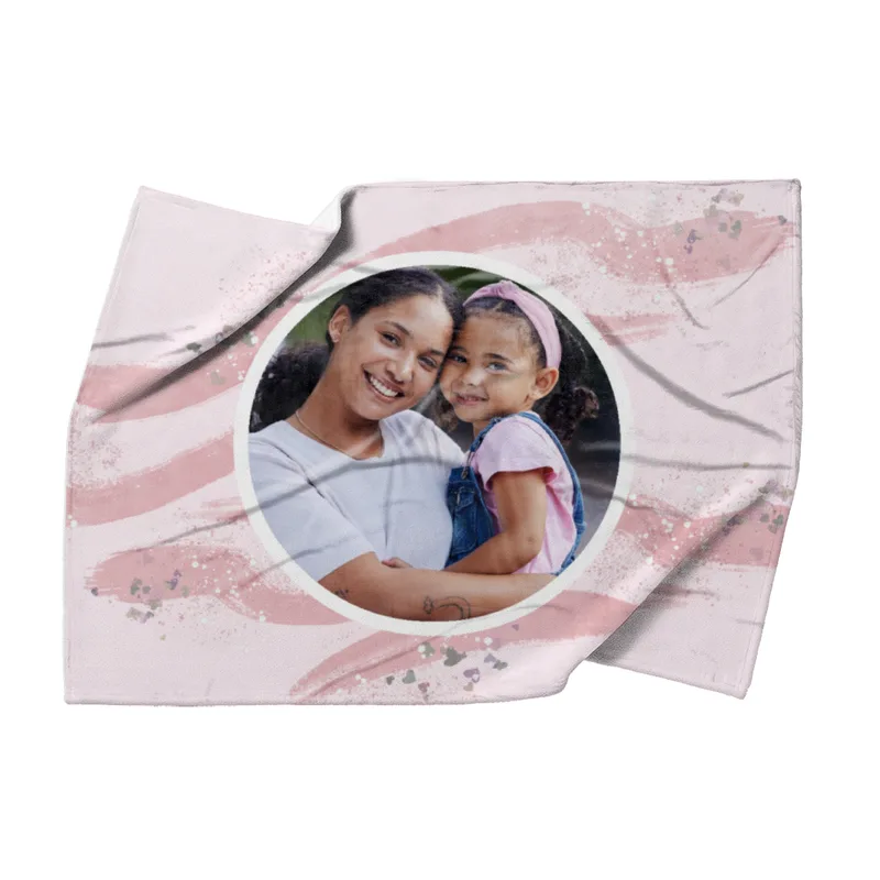 Kuscheldecke rosa 140 x 200 cm - mit Foto personalisierbar - Fotodecke selbst gestalten - Geschenkidee Muttertag, Geburtstag - Pinselstriche Hearts rose