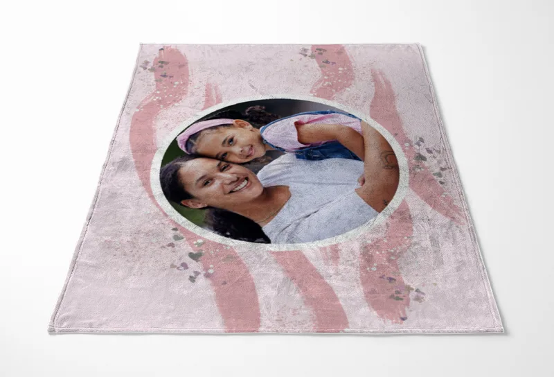 Kuscheldecke rosa 140 x 200 cm - mit Foto personalisierbar - Fotodecke selbst gestalten - Geschenkidee Muttertag, Geburtstag - Pinselstriche Hearts rose