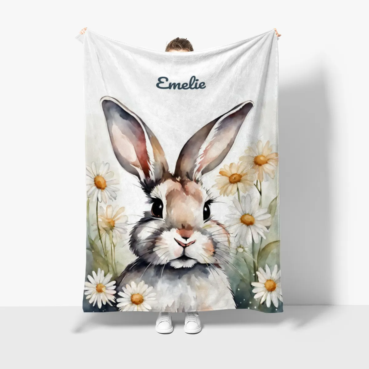 Babydecke mit Namen personalisierbar, Kuscheldecke, Namensdecke mit Häschen, Geschenkidee Geburt Motiv Hase Blümchen 75 x 100 cm