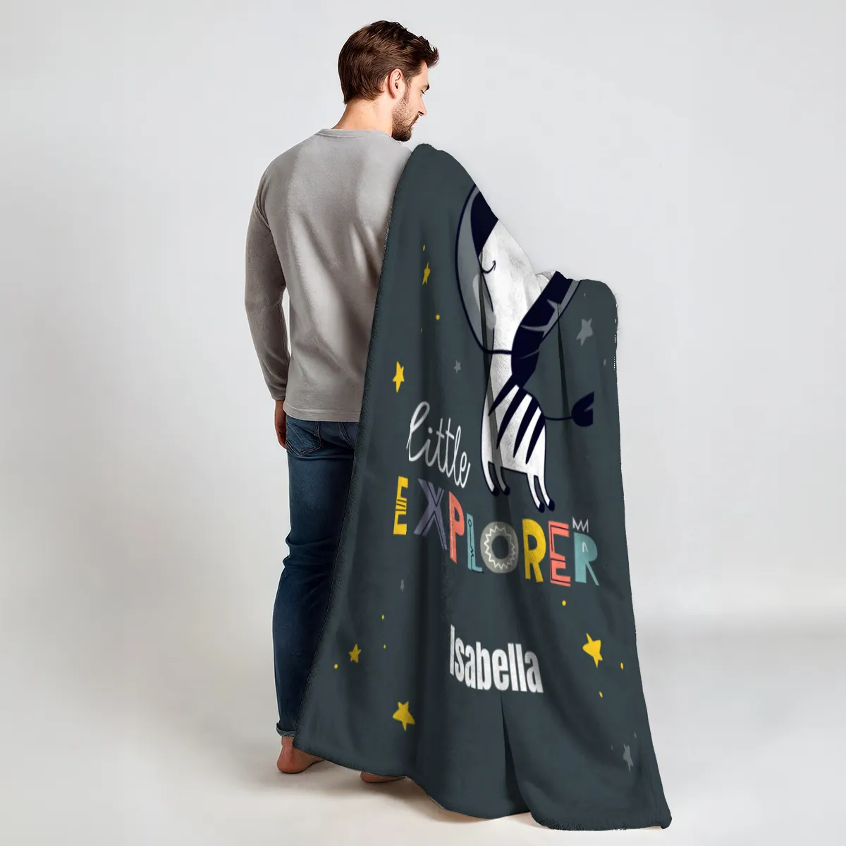 Wohndecke mit Namen personalisierbar, Kuscheldecke, Namensdecke mit niedlichem Tiermotiv, Geschenkidee Geburtstag Motiv Zebra Little Explorer 140 x 200 cm