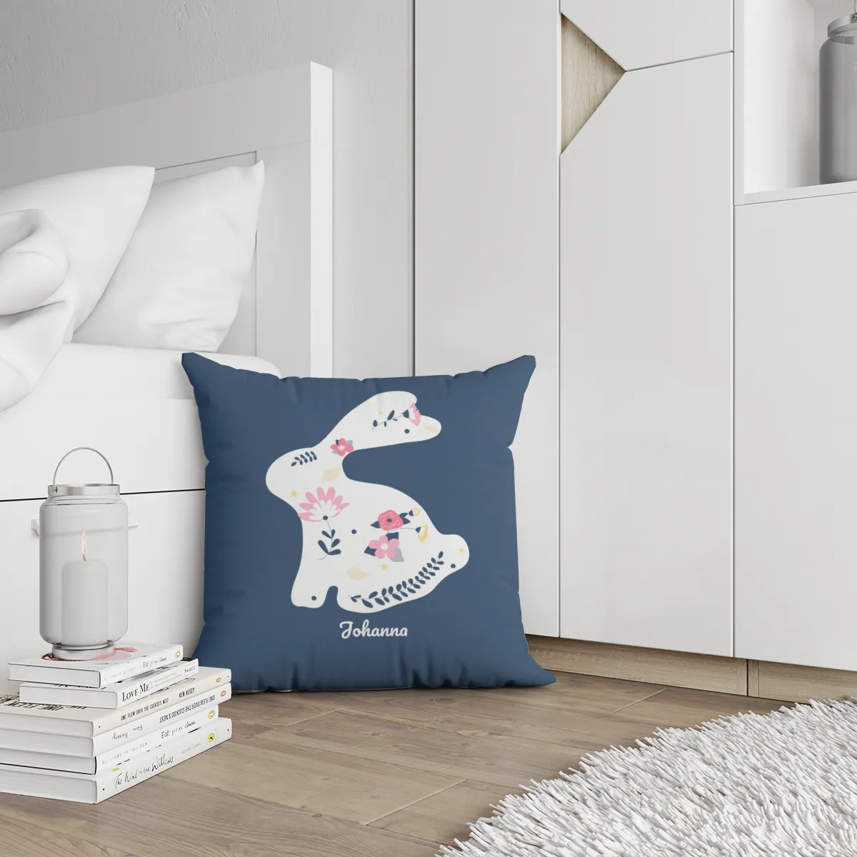 Namenskissen Osterhase - Samtkissenbezug Hase mit Blüten - mit Namen personalisierbar - Osterdeko - Geschenkidee Ostern Hase mit Blüten 40 x 40 cm
