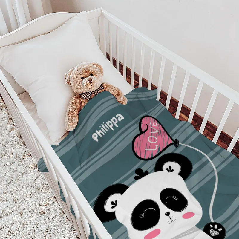 Babydecke mit Namen personalisierbar, Kuscheldecke, Namensdecke mit niedlichem Tiermotiv, Geschenkidee Geburtstag Motiv Panda Love 75 x 100 cm