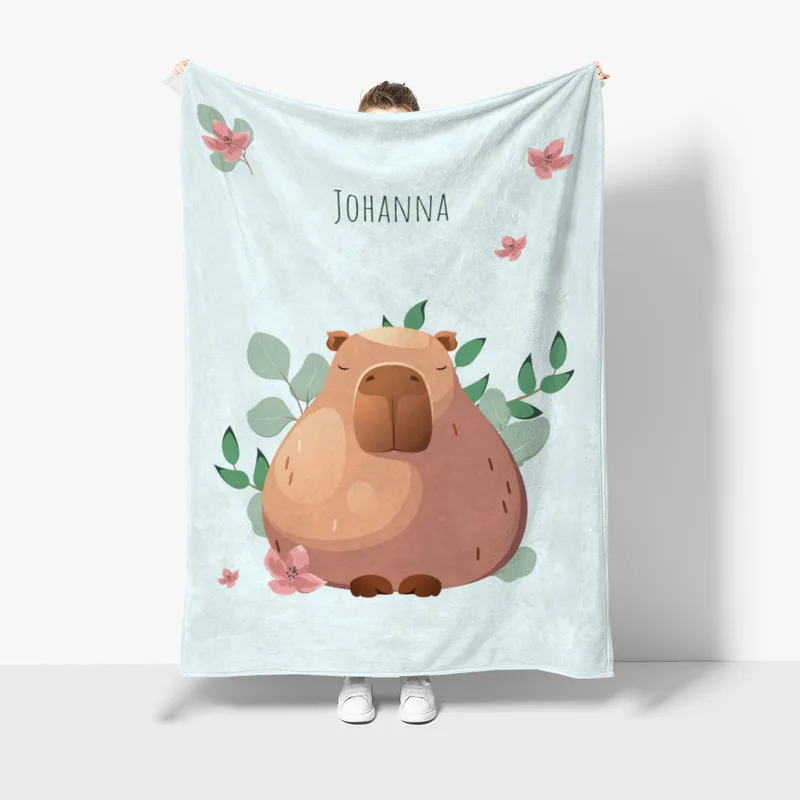 Wohndecke mit Namen personalisierbar, Kuscheldecke, niedliche Namensdecke mit Capybara, Geschenkidee Geburtstag Motiv Capy Wintermütze 140 x 200 cm
