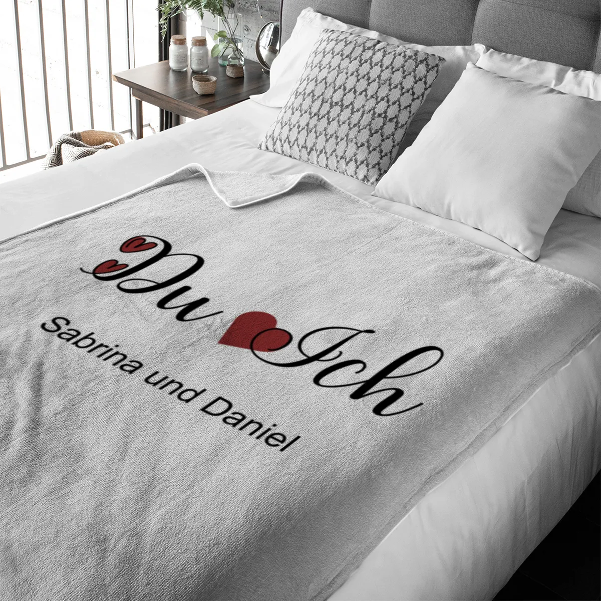 Kuscheldecke Du Ich mit Herzen - mit Namen personalisierbar - Geschenkidee für Verliebte, Valentinstag Text Herzen 140 x 200 cm