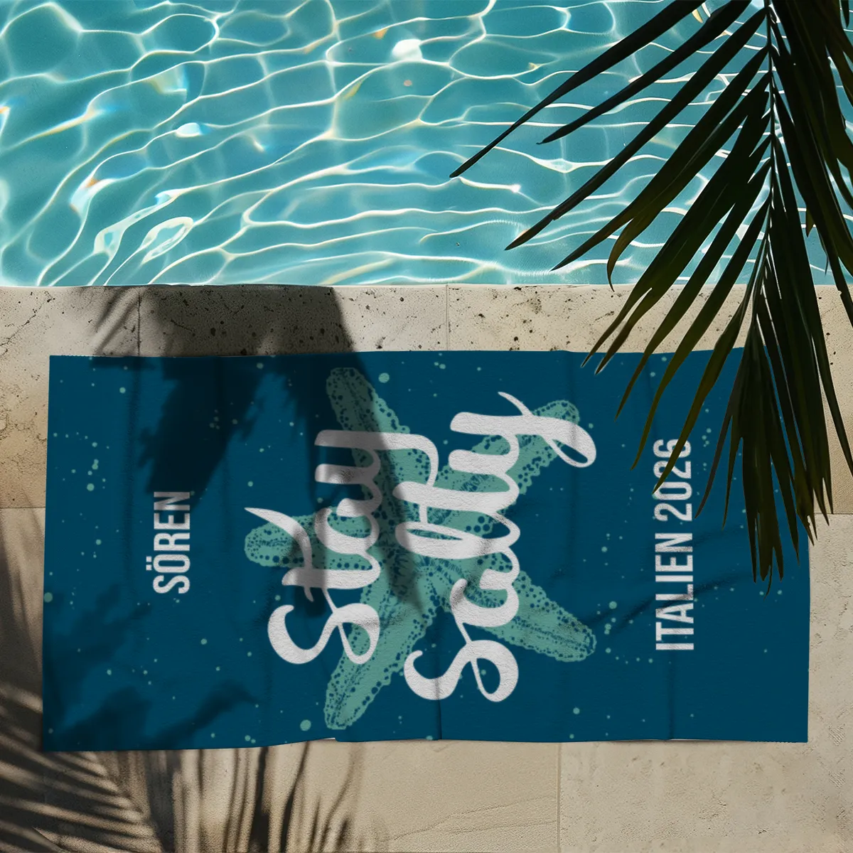 Badetuch Sommer - mit Namen personalisierbar - personalisiertes Namens-Badetuch - Strandtuch mit Wunschtext - Stay Salty