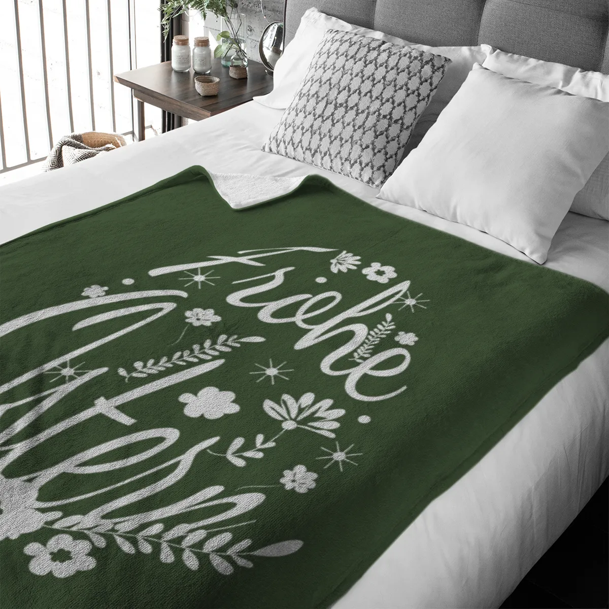 Kuscheldecke Ei Frohe Ostern grün - mit Namen personalisierbar - Geschenkidee Ostern, Osterdeko Blütenei Frohe Ostern Grün 125 x 155 cm