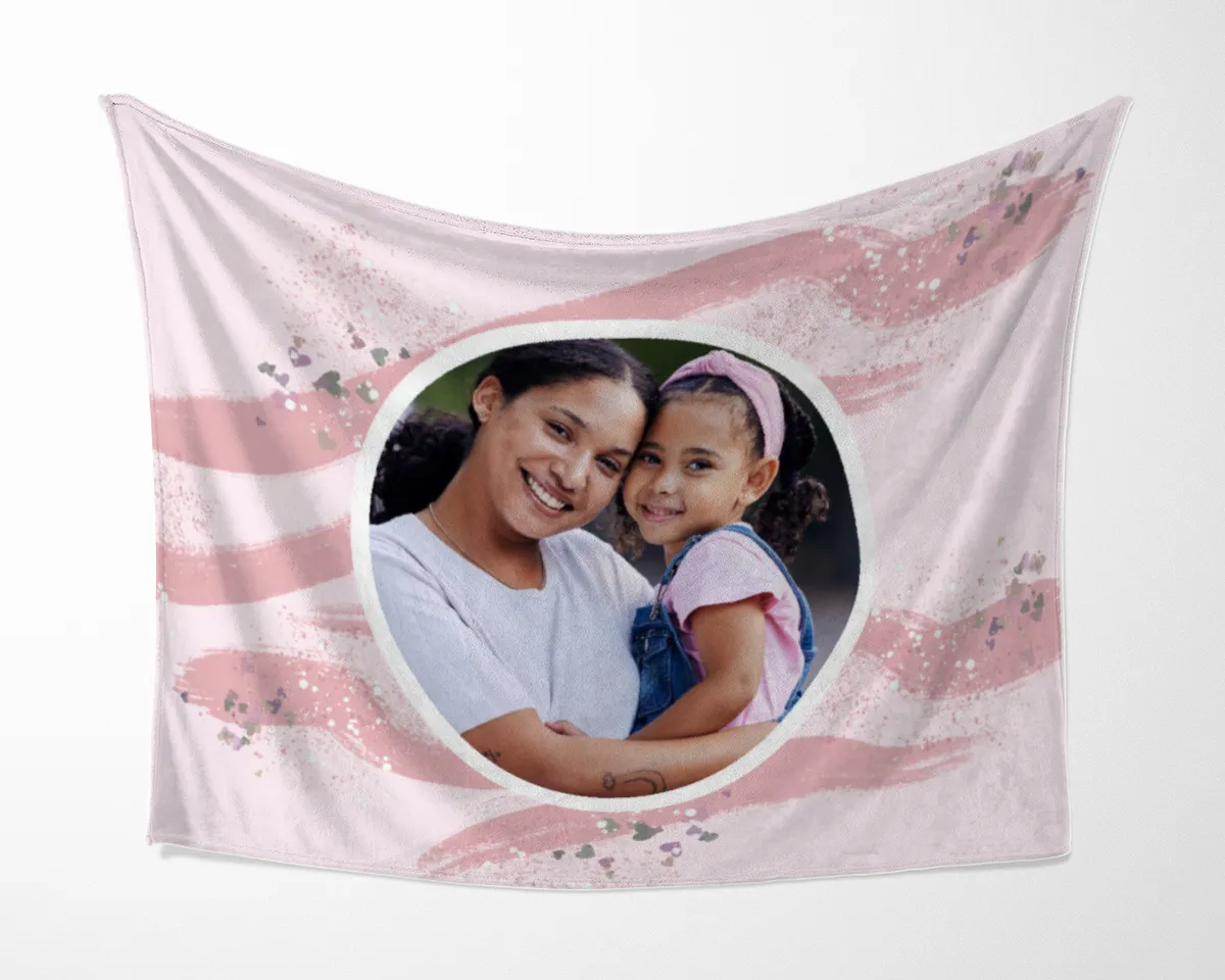 Kuscheldecke rosa 140 x 200 cm - mit Foto personalisierbar - Fotodecke selbst gestalten - Geschenkidee Muttertag, Geburtstag - Pinselstriche Hearts rose