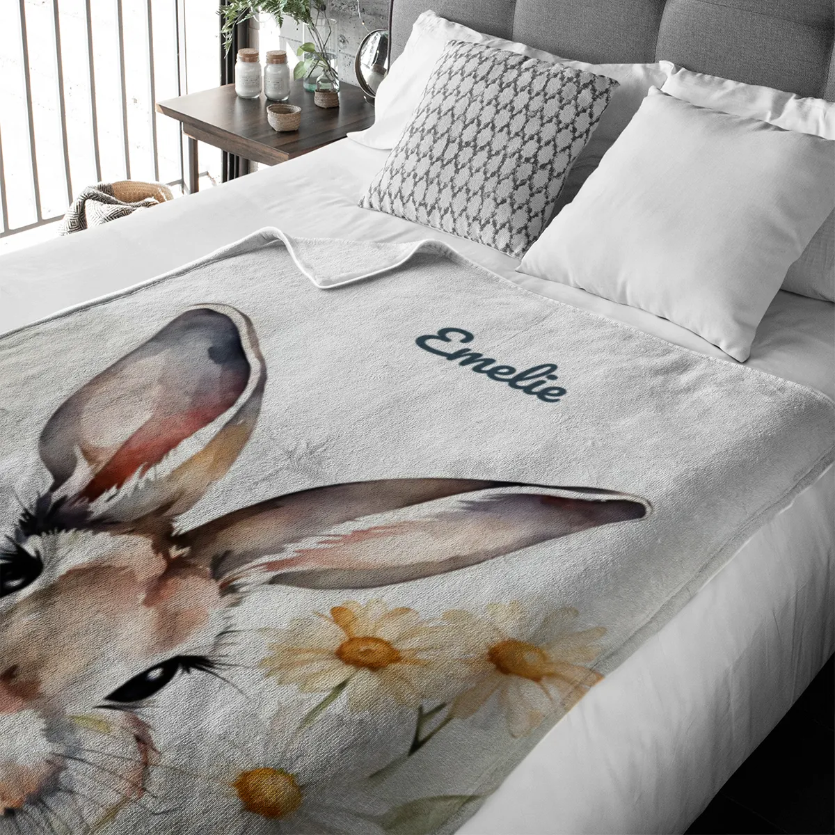 Babydecke mit Namen personalisierbar, Kuscheldecke, Namensdecke mit Häschen, Geschenkidee Geburt Motiv Hase Blümchen 75 x 100 cm