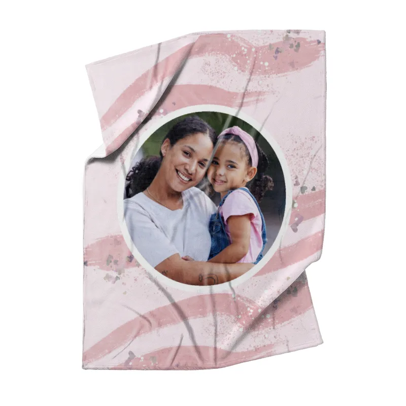 Kuscheldecke rosa 140 x 200 cm - mit Foto personalisierbar - Fotodecke selbst gestalten - Geschenkidee Muttertag, Geburtstag - Pinselstriche Hearts rose
