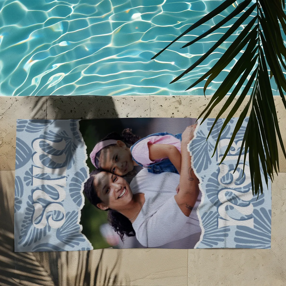 Strandtuch blau Sommer - mit Foto personalisierbar - Foto-Badetuch im Muscheldesign - Muscheln blau