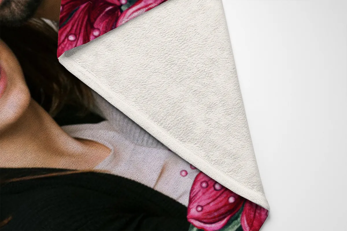 Kuscheldecke Pink Floral 140 x 200 cm mit Ihrem Bild - mit Foto personalisierbar - Fotodecke floral selbst gestalten - Geschenkidee Valentin, Hochzeit 1 Foto Pink Floral 140 x 200 cm