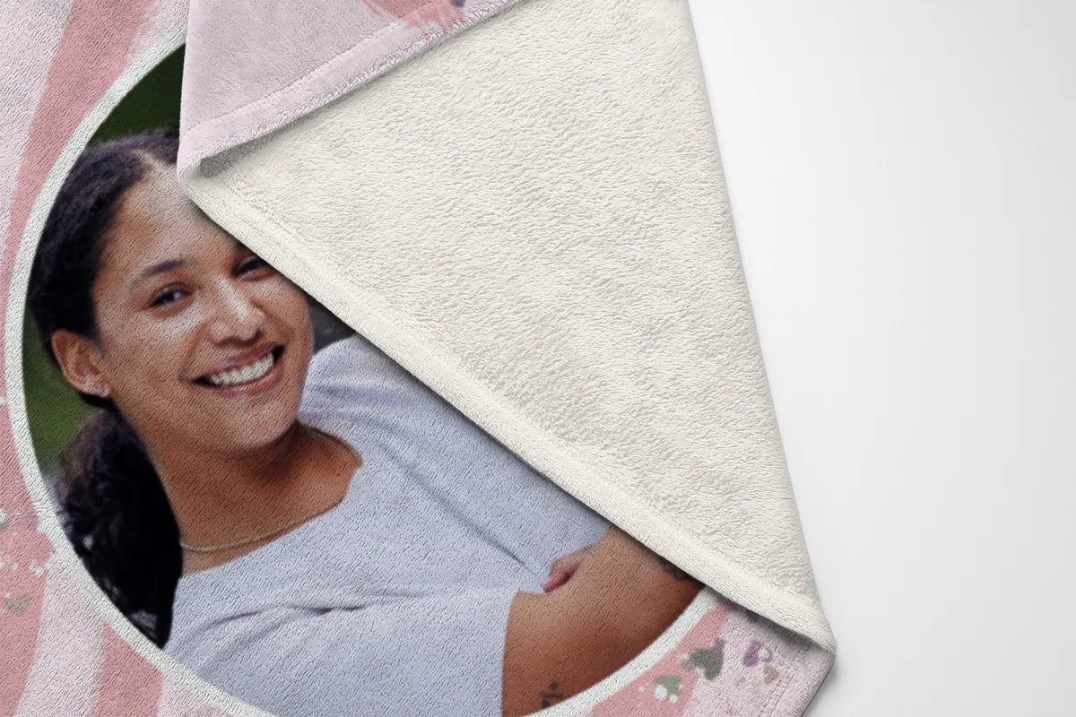 Kuscheldecke rosa 140 x 200 cm - mit Foto personalisierbar - Fotodecke selbst gestalten - Geschenkidee Muttertag, Geburtstag - Pinselstriche Hearts rose
