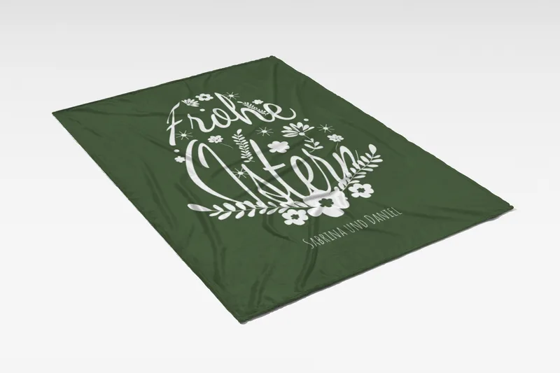 Kuscheldecke Ei Frohe Ostern grün - mit Namen personalisierbar - Geschenkidee Ostern, Osterdeko Blütenei Frohe Ostern Grün 125 x 155 cm