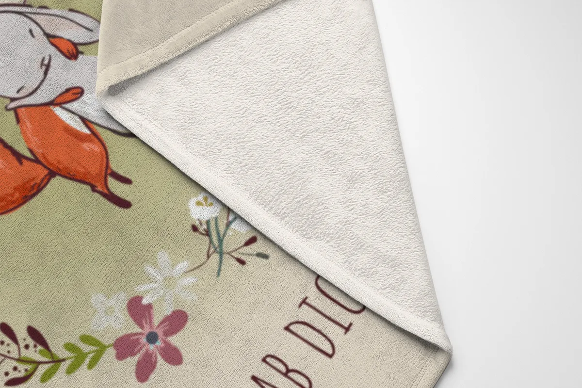 Babydecke mit Namen personalisierbar, Kuscheldecke, Namensdecke mit niedlichem Tiermotiv, Geschenkidee Geburtstag Motiv Fuchs und Hase 75 x 100 cm