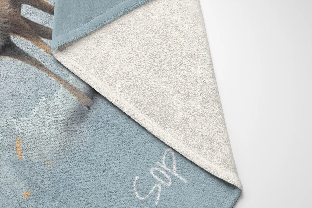 Personalisierte Kuscheldecke Rehkitz - Kuscheldecke mit Namen und niedlichem Rehkitz - Kuscheldecke 75 x 100 cm mit Namen personalisierbar - Geschenkidee Weihnachten Rehkitz 75 x 100 cm