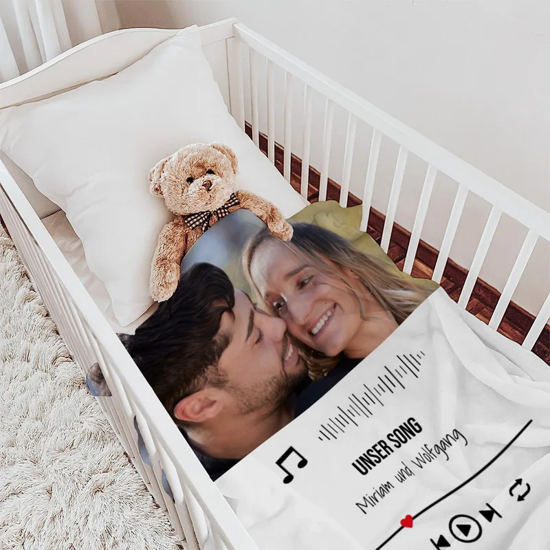 Kuscheldecke Our Lovesong - mit Bild und Text personalisierbar - Geschenkidee für Verliebte, Valentinstag Songplay Text Bild