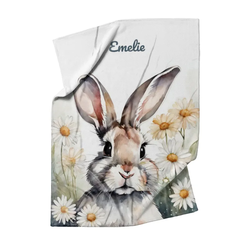 Babydecke mit Namen personalisierbar, Kuscheldecke, Namensdecke mit Häschen, Geschenkidee Geburt Motiv Hase Blümchen 75 x 100 cm