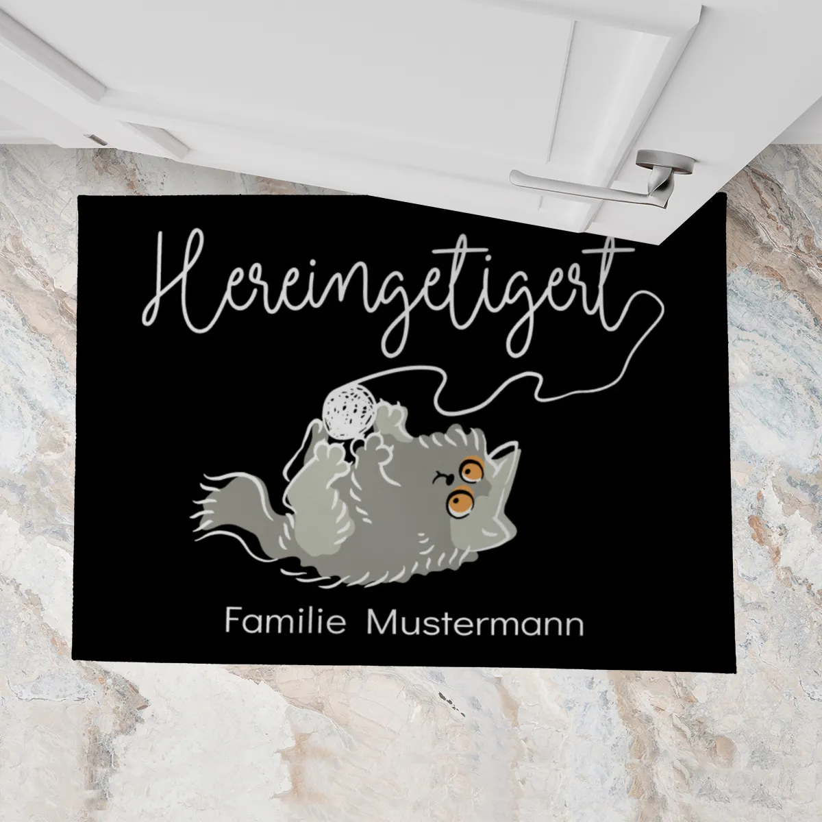 Fußmatte mit Namen personalisierbar - Geschenkidee Einzug, Geburtstag, Richtfest - Fussmatte mit Namen - Motiv Hereingetigert dunkel 70 x 50 cm