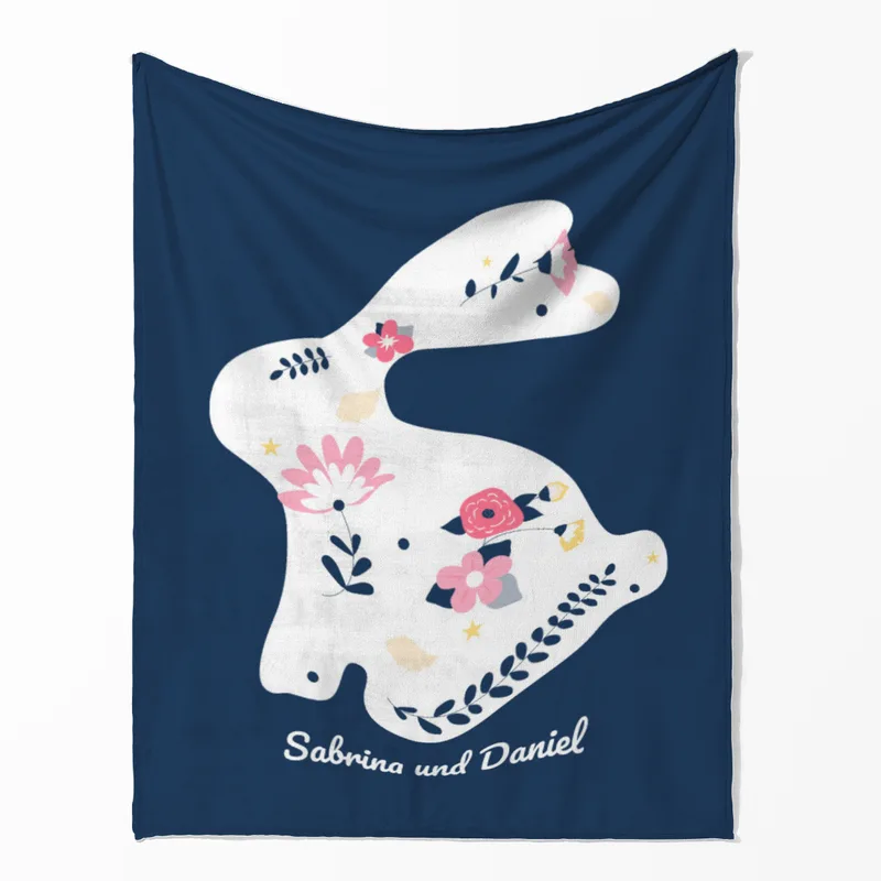 Kuscheldecke Hase mit Blüten - mit Namen personalisierbar - Geschenkidee Geburtstag, Ostern Hase mit Blüten 125 x 155 cm